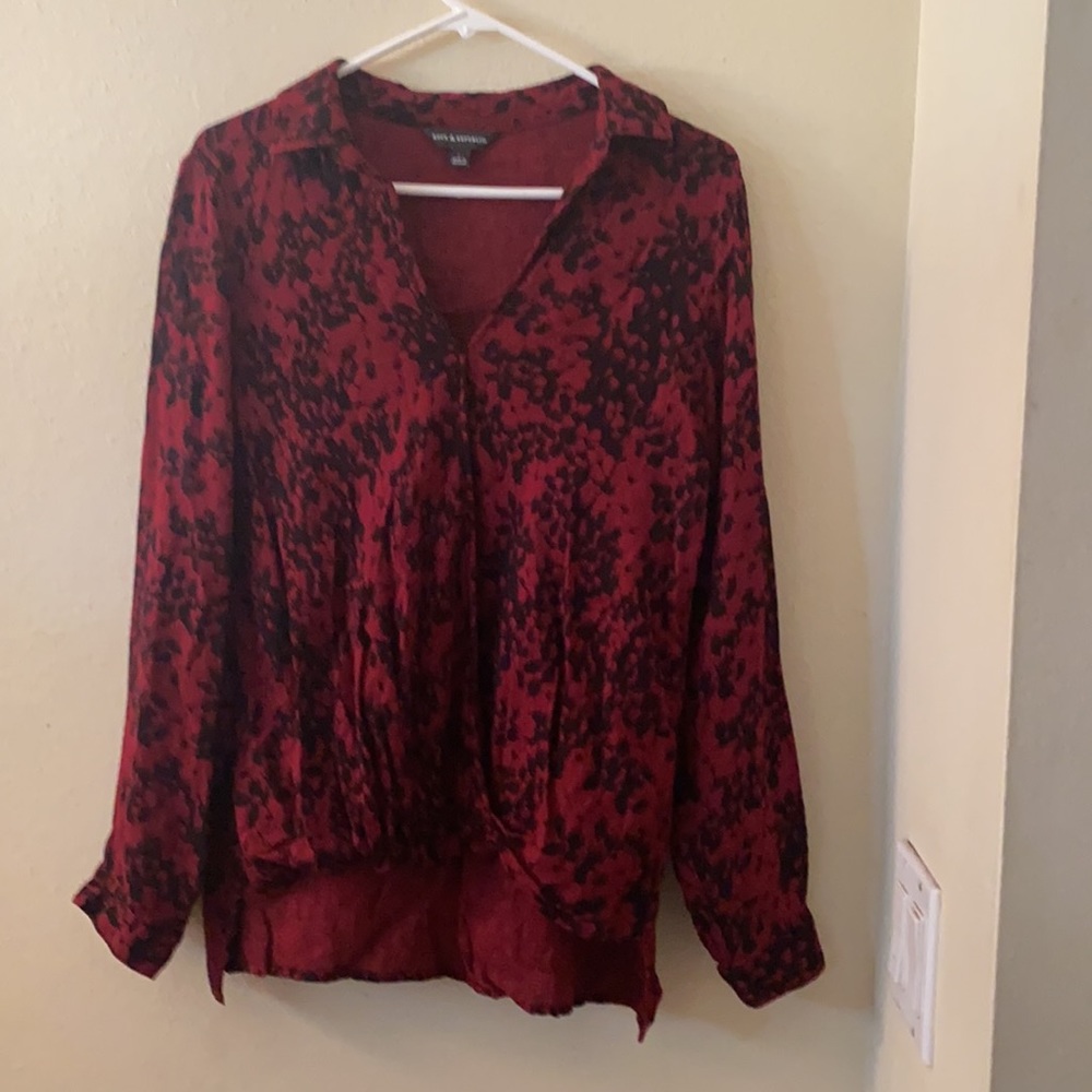 Beautiful Rock & Republic wrap style top.